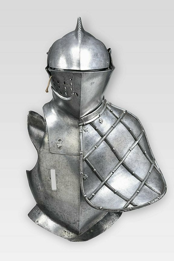 Kolbenturnierhelm D112608