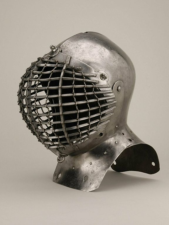 Kolbenturnierhelm D34687