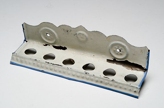 D96758