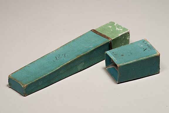 D134588