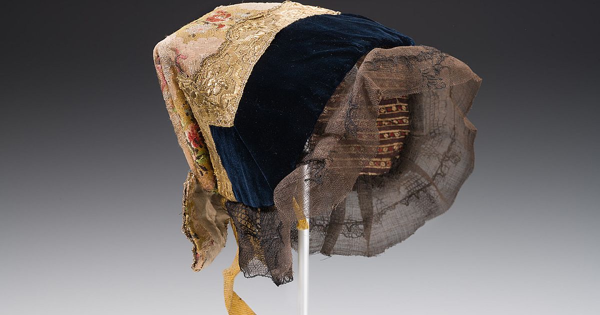 Haube aus buntem Seidengewebe mit schwarzem Rand - Bayerisches ...