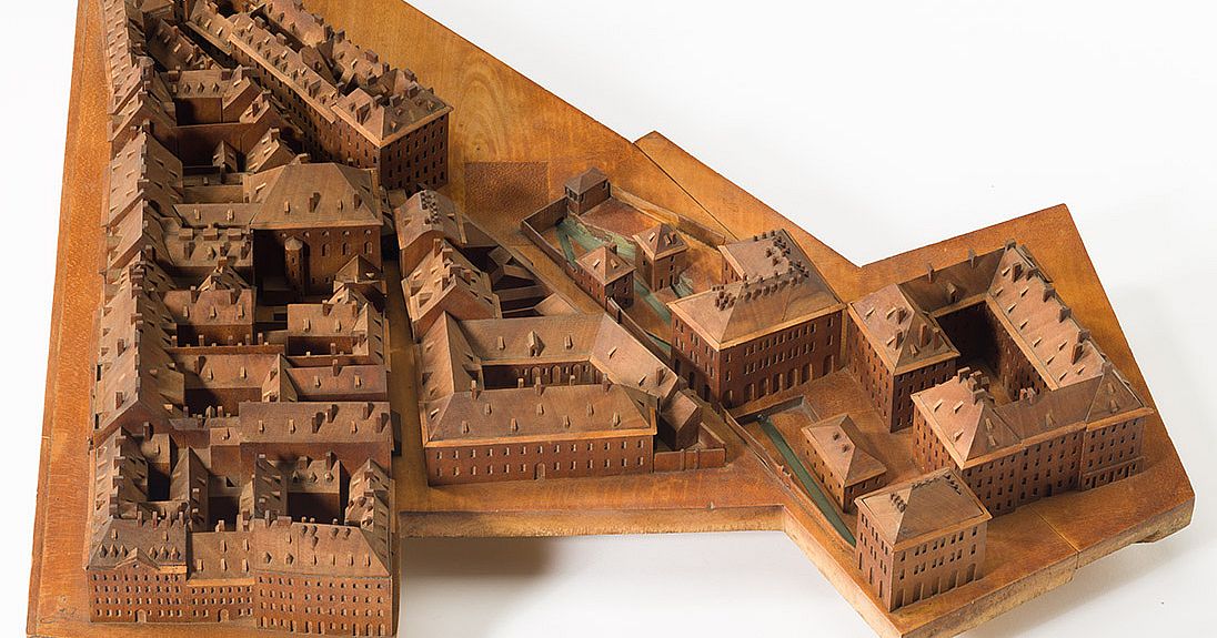 ARBEITEN AUS MÜNCHENER SAMMLUNGEN Teil zum Modell der Stadt München: Jungfernturm, Café