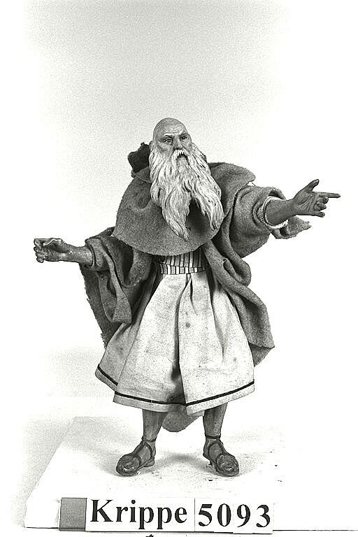 D8135