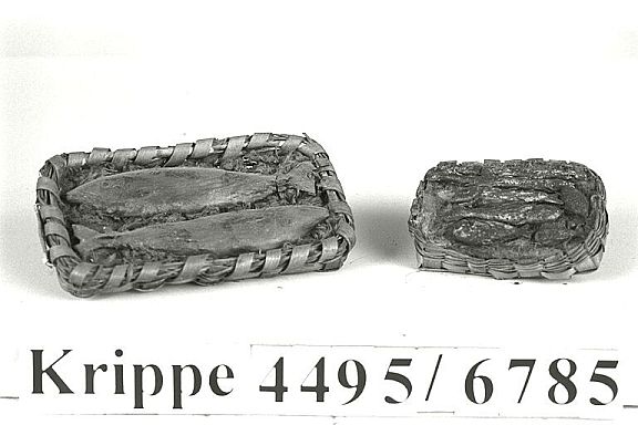 D8358