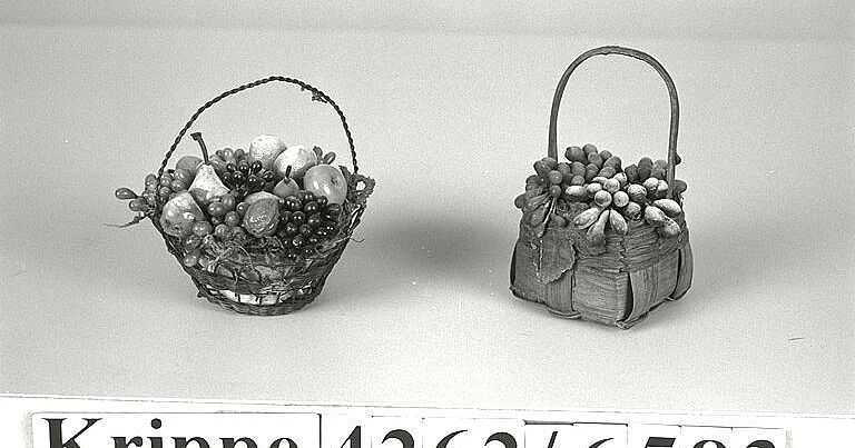 Krippenzubehör: Körbchen gefüllt mit Birnen - Bayerisches Nationalmuseum