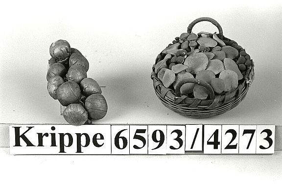 D8977