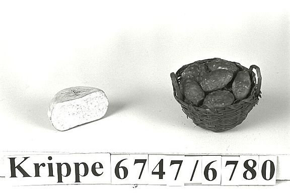 D8379