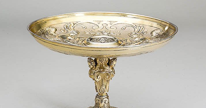 Kredenz mit Wappen - Bayerisches Nationalmuseum