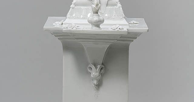 Götzenbild auf hohem Sockel (Figur) Bayerisches Nationalmuseum