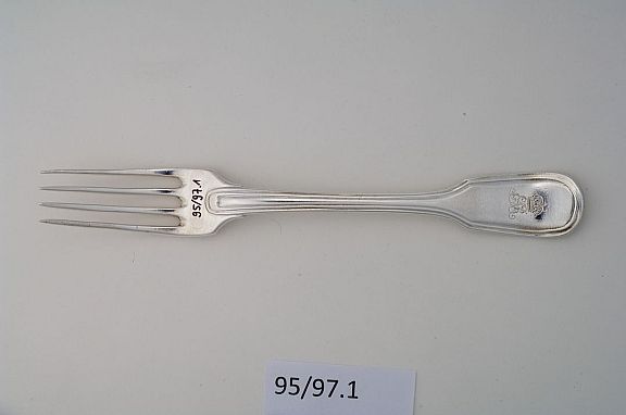 D88319
