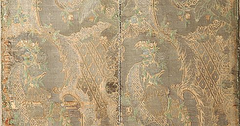 Seidengewebe mit bizarrem Muster Bayerisches Nationalmuseum