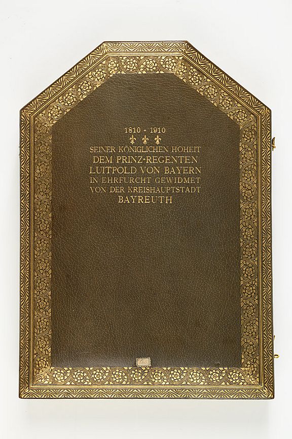 D178827