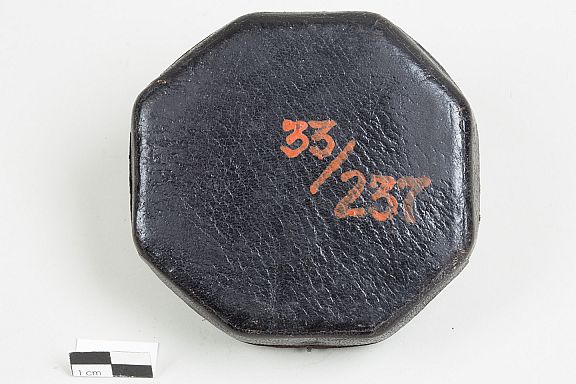 D164385