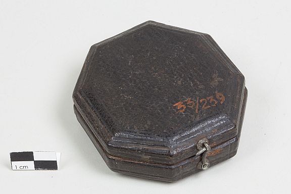 D164400