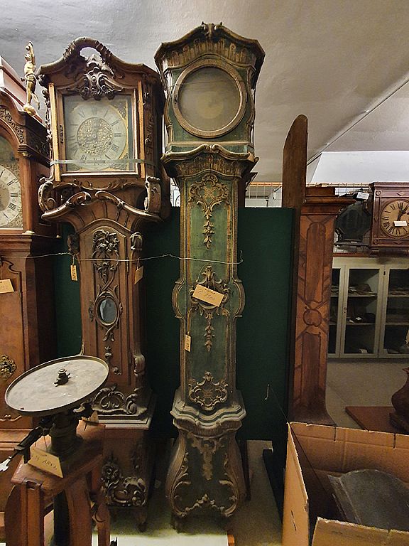 D238100