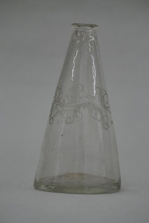 D208466