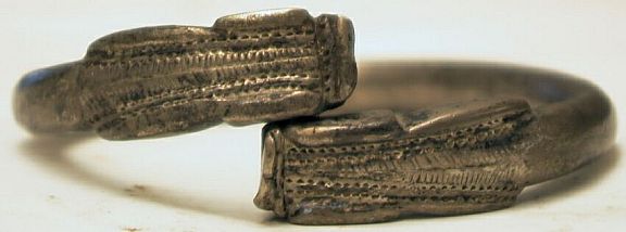 D4996