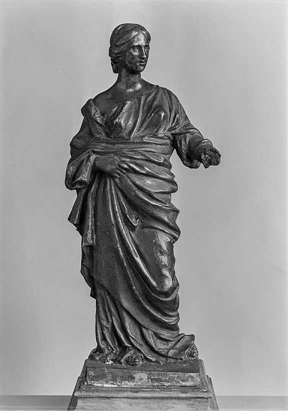D233913