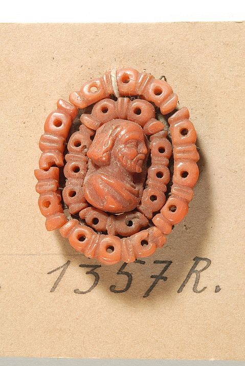 D51869