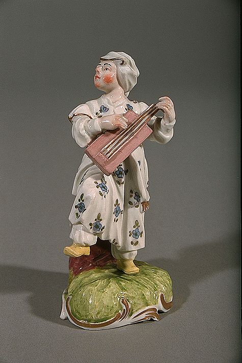 D18589