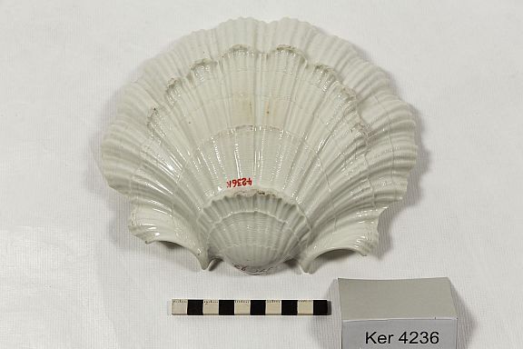 D222877