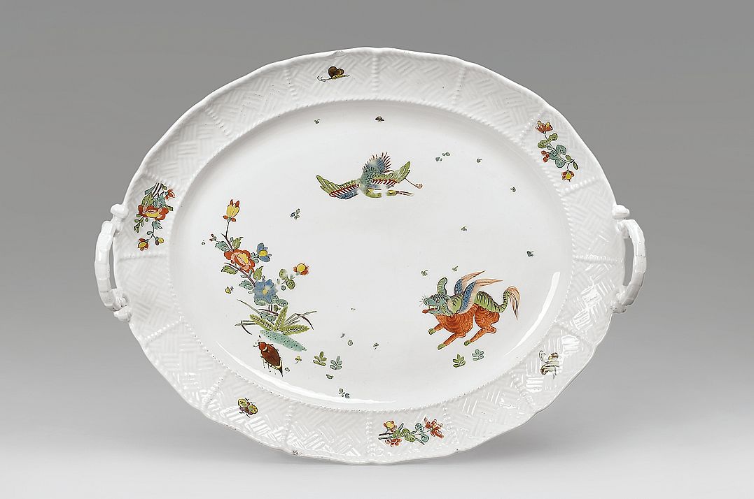 gro-es-ovales-tablett-mit-sulkowski-ozier-relief-und-ch-i-lin-tiger