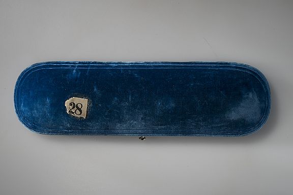 D125093