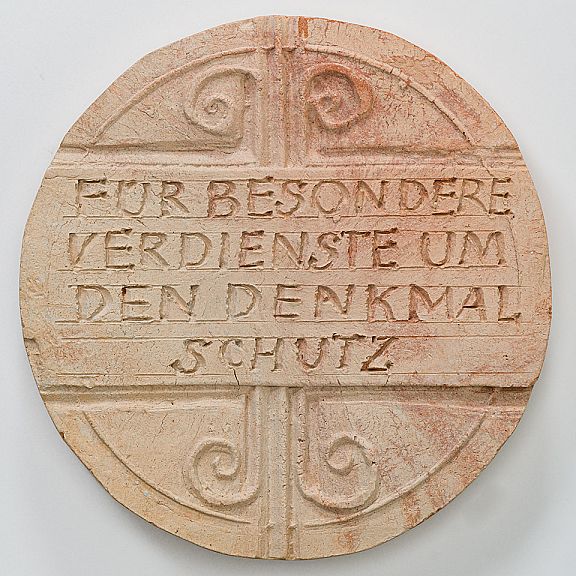 D192285