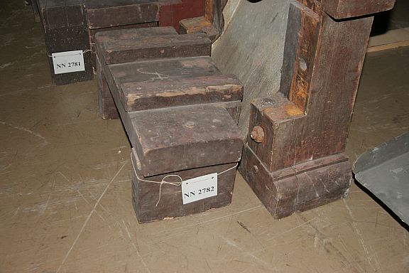 D297943