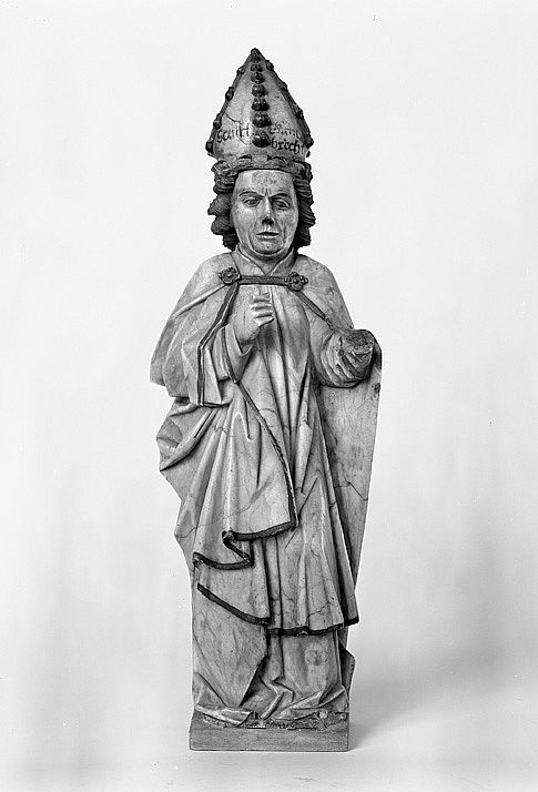 D16899