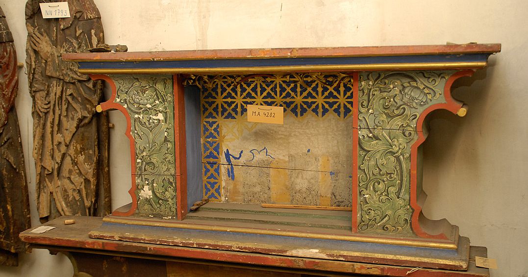 Precedella Predella von einem Altar mit spätgothischer Ornamentik - Bayerisches ...