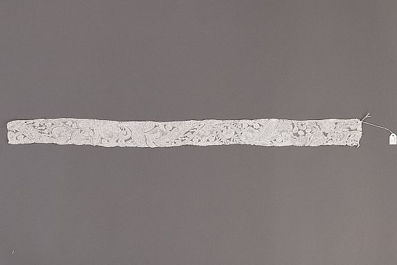 D185718