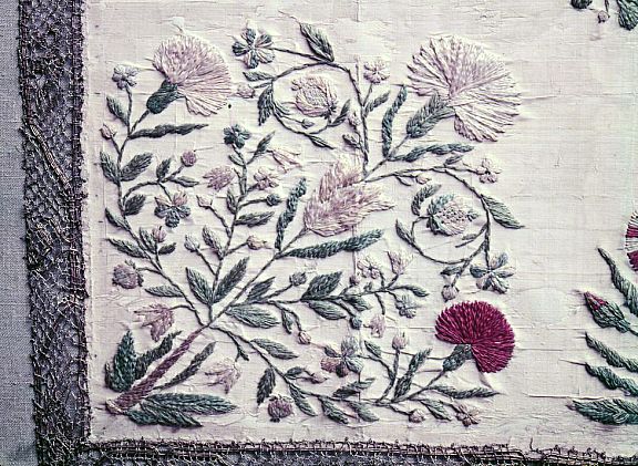 D153702