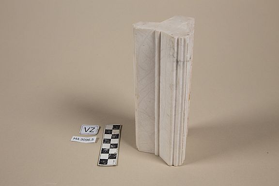 D83270