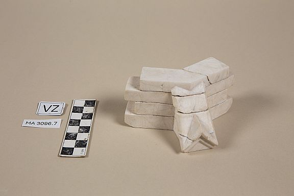 D83276