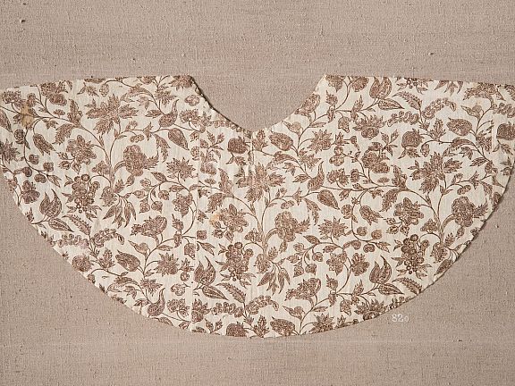 D135827
