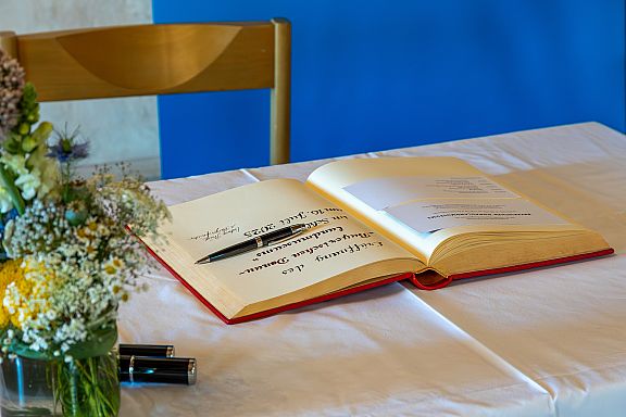 Eroeffnung Obernzell Goldenes Buch2